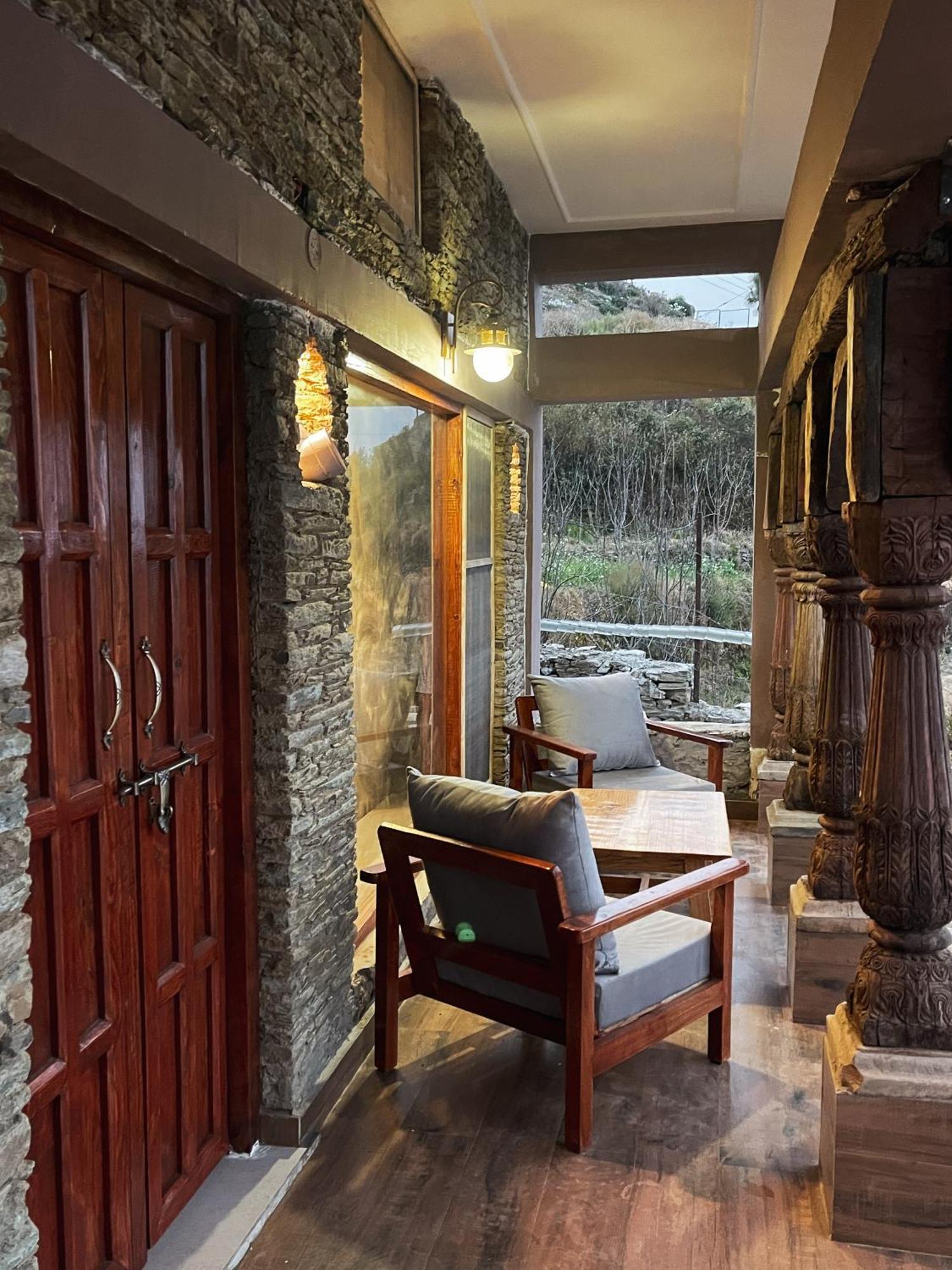 Bsr Farms Resort Pauri エクステリア 写真