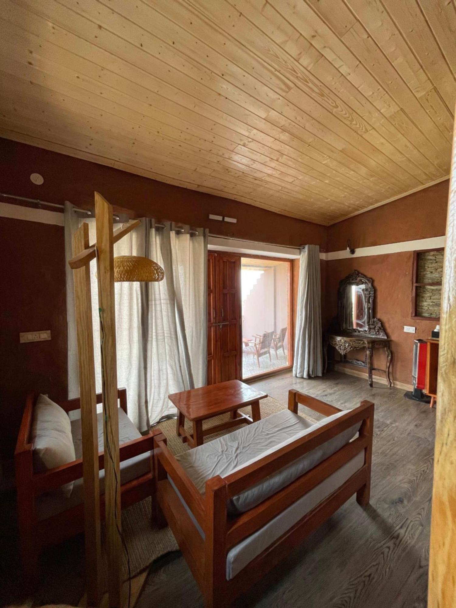Bsr Farms Resort Pauri エクステリア 写真