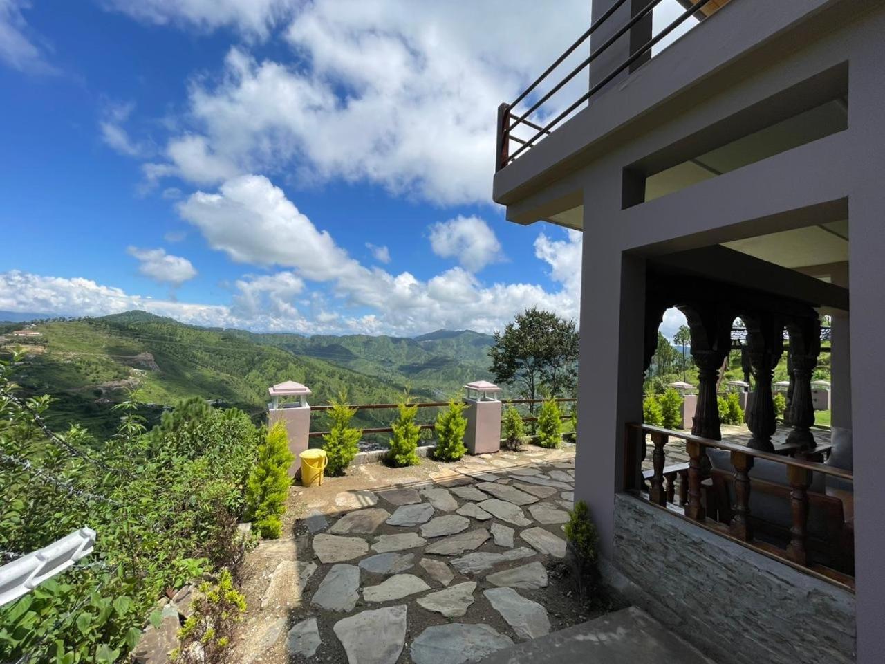 Bsr Farms Resort Pauri エクステリア 写真