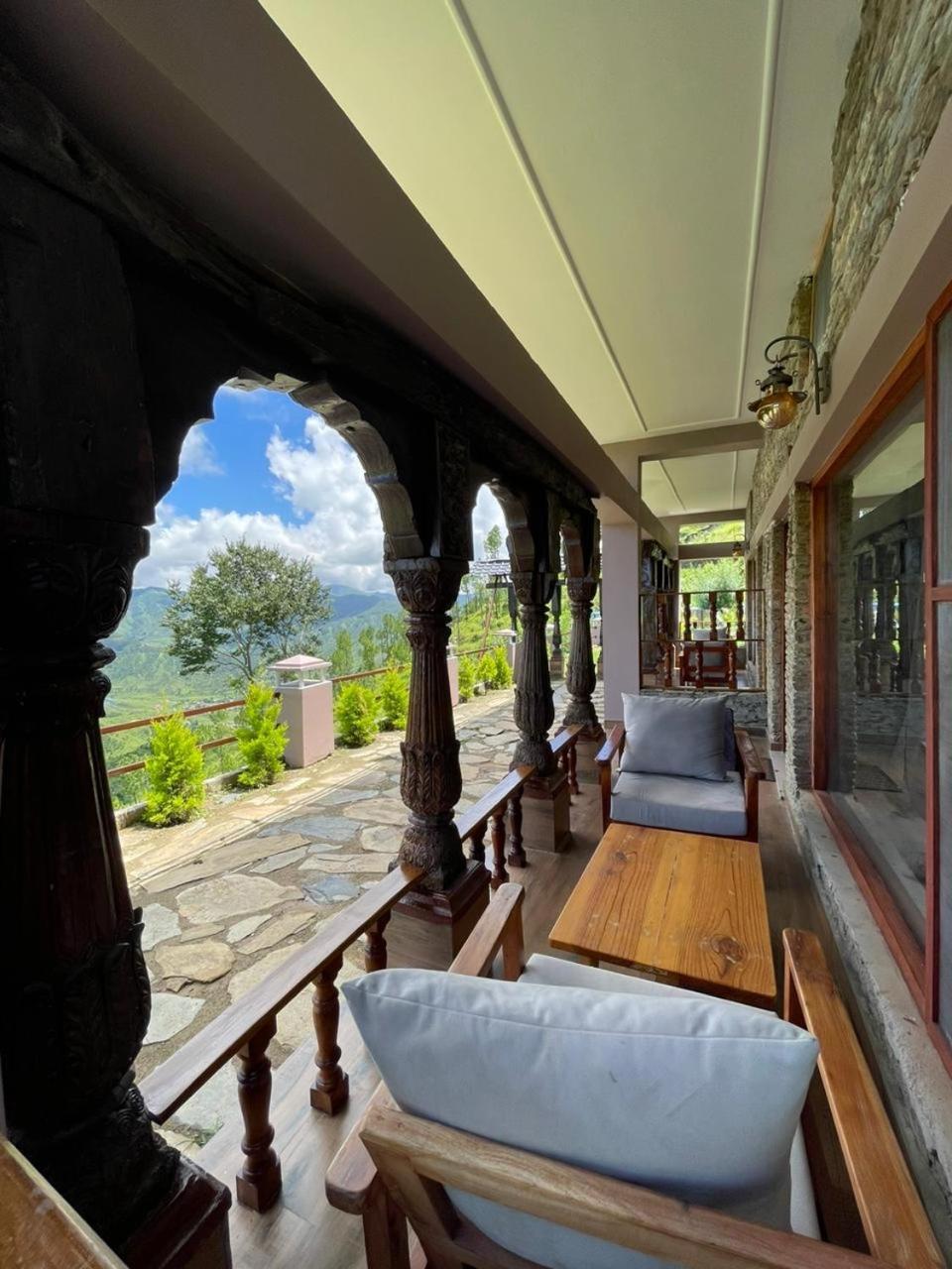 Bsr Farms Resort Pauri エクステリア 写真